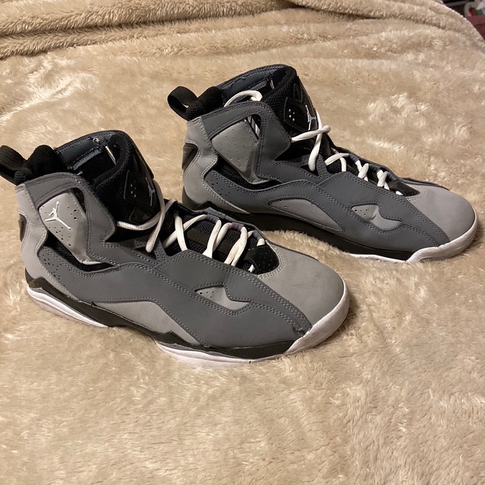 Men’s Jordan 7 - Picture 3 of 7